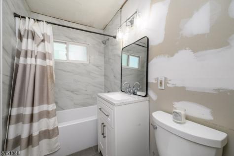 34 Hunterdon Road West Orange NJ 07052