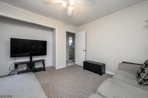 34 Hunterdon Road West Orange NJ 07052
