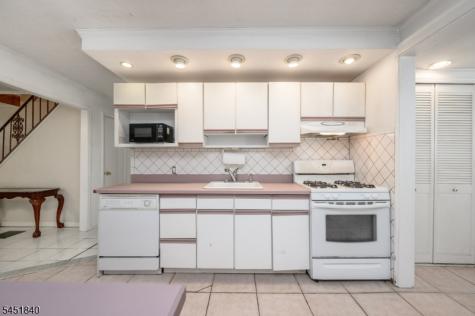 34 Hunterdon Road West Orange NJ 07052