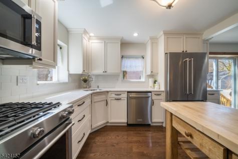 10 Lake Trail E Wayne NJ 07470
