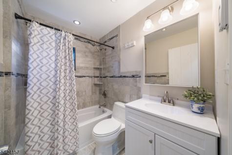 10 Lake Trail E Wayne NJ 07470