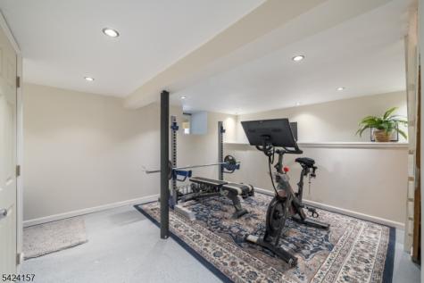 10 Lake Trail E Wayne NJ 07470