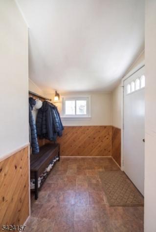 10 Lake Trail E Wayne NJ 07470