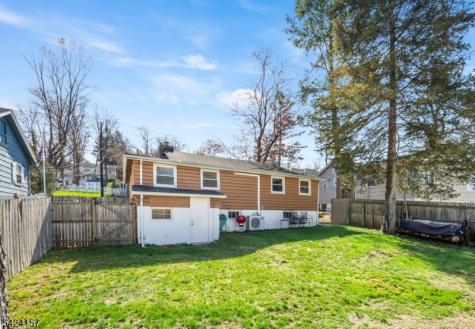 10 Lake Trail E Wayne NJ 07470