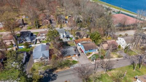 10 Lake Trail E Wayne NJ 07470