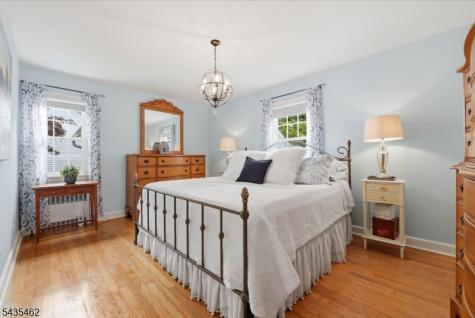 47 Victor Place Hawthorne NJ 07506