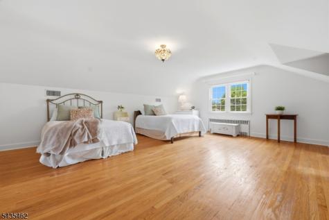 47 Victor Place Hawthorne NJ 07506