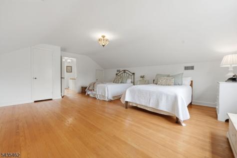 47 Victor Place Hawthorne NJ 07506