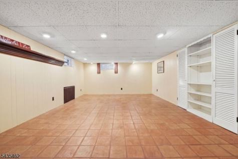 47 Victor Place Hawthorne NJ 07506