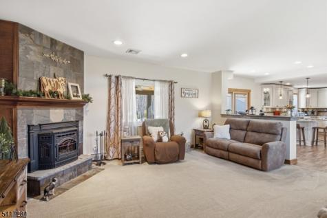 27 Heather Hills Drive Jefferson NJ 07438