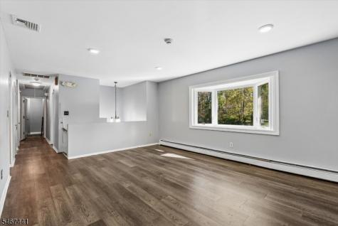 20 Karrville Road Mansfield NJ 07865