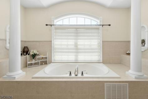 1 Hartman Court Clark NJ 07066