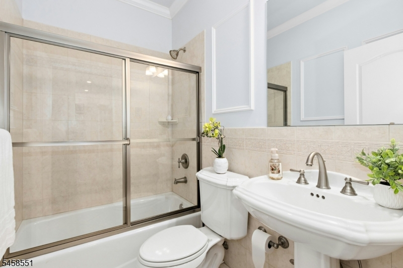 165 Briarheath Lane Clark NJ 07066