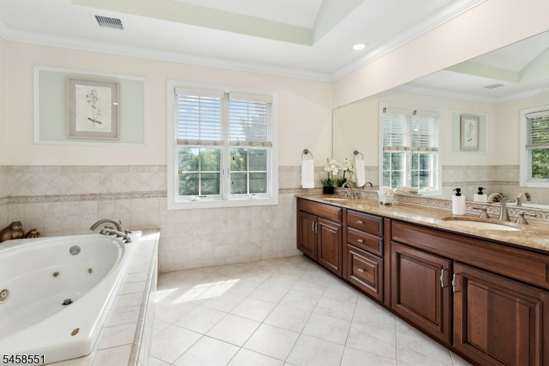 165 Briarheath Lane Clark NJ 07066