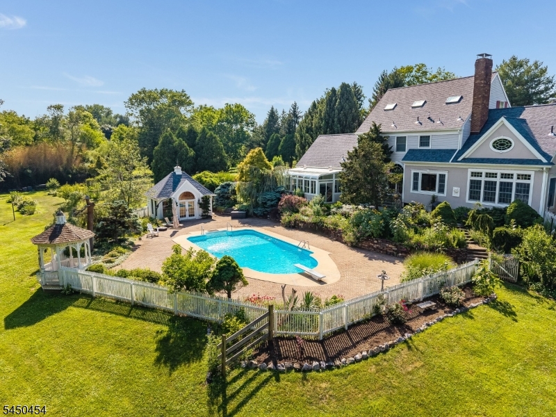 38 Larsen Road East Amwell NJ 08551