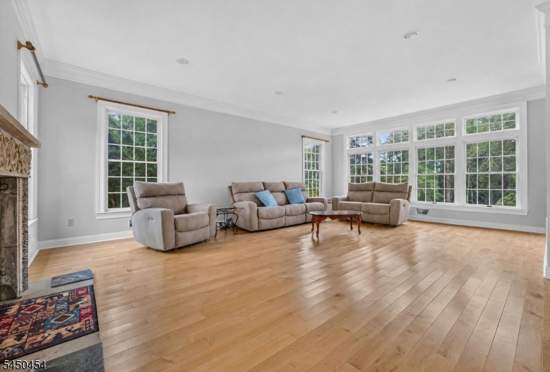 38 Larsen Road East Amwell NJ 08551