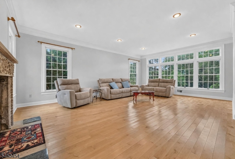 38 Larsen Road East Amwell NJ 08551