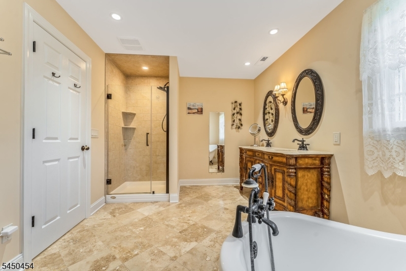 38 Larsen Road East Amwell NJ 08551