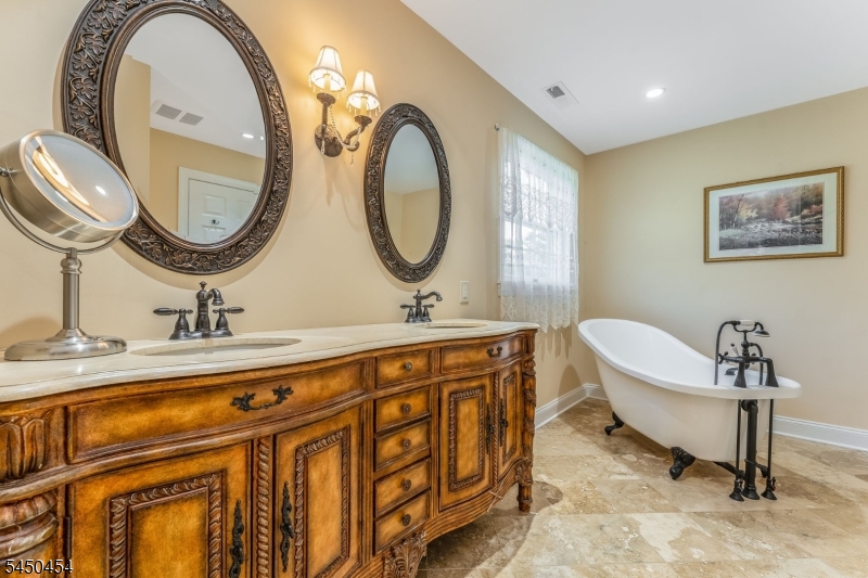 38 Larsen Road East Amwell NJ 08551