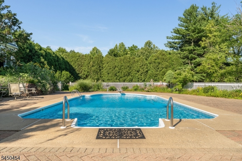 38 Larsen Road East Amwell NJ 08551