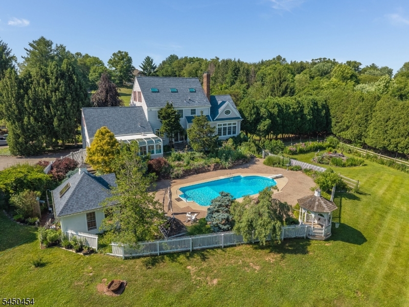 38 Larsen Road East Amwell NJ 08551