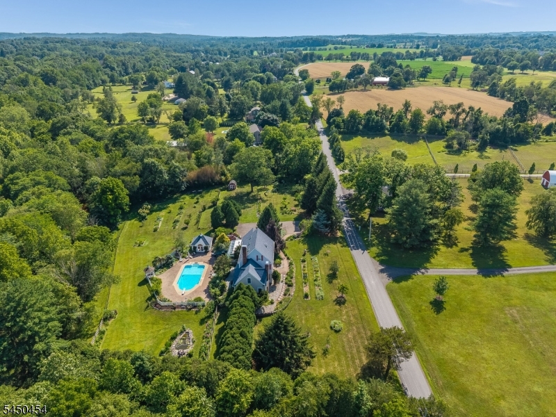 38 Larsen Road East Amwell NJ 08551