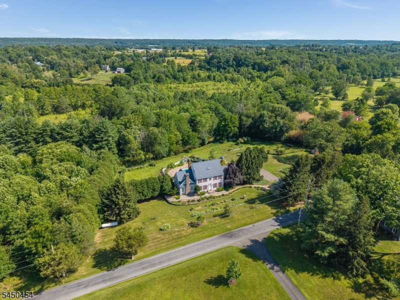 38 Larsen Road East Amwell NJ 08551