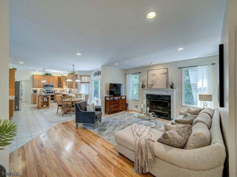 6 Mccune Court West Orange NJ 07052
