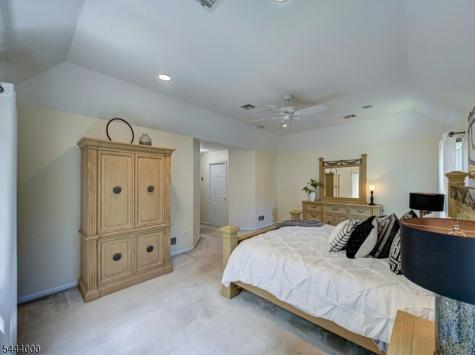 6 Mccune Court West Orange NJ 07052