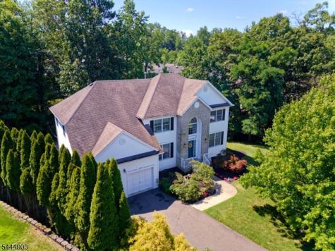 6 Mccune Court West Orange NJ 07052