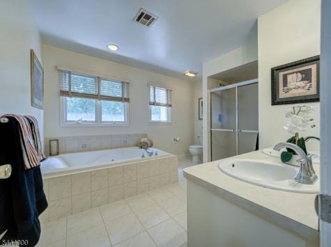 6 Mccune Court West Orange NJ 07052