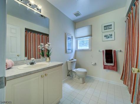 6 Mccune Court West Orange NJ 07052