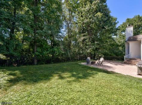 6 Mccune Court West Orange NJ 07052
