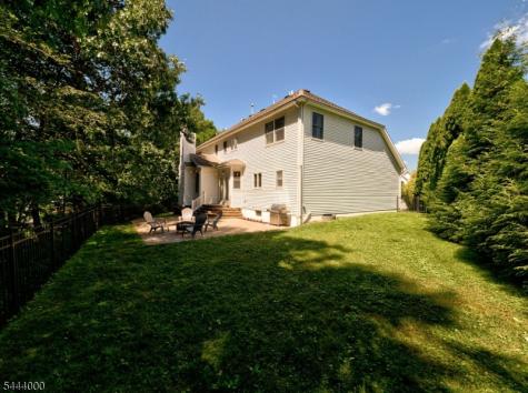 6 Mccune Court West Orange NJ 07052