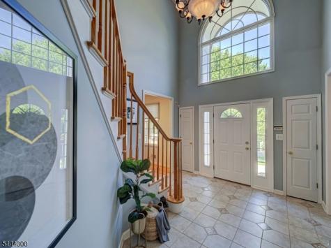6 Mccune Court West Orange NJ 07052