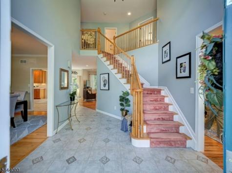 6 Mccune Court West Orange NJ 07052