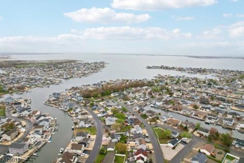 3138 Oceanic Drive Toms River Township NJ 08753