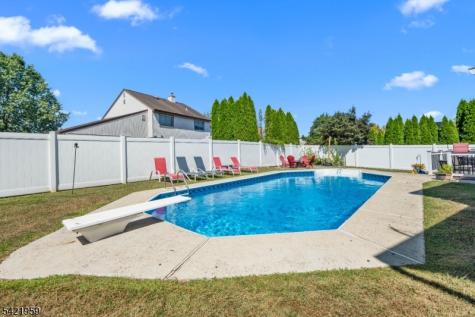 16 Ditmars Circle Hillsborough NJ 08844