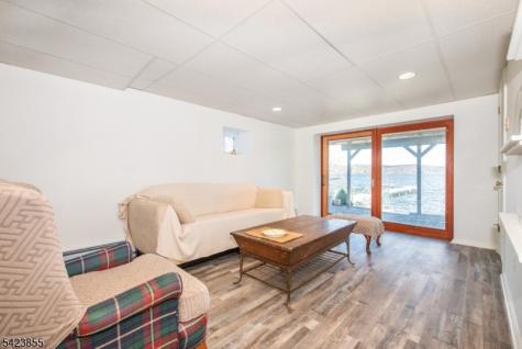 131 Maxim Drive Hopatcong NJ 07843