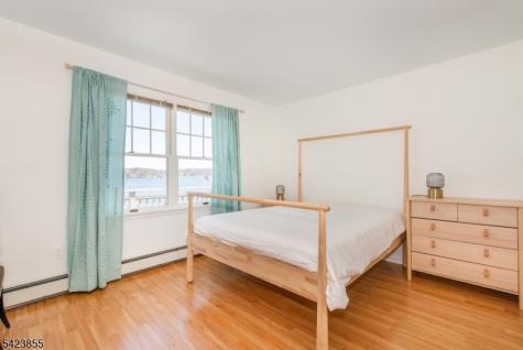 131 Maxim Drive Hopatcong NJ 07843