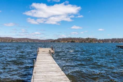 131 Maxim Drive Hopatcong NJ 07843