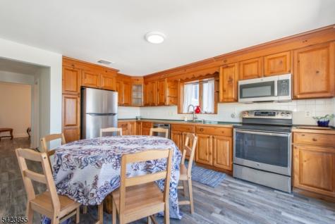 131 Maxim Drive Hopatcong NJ 07843