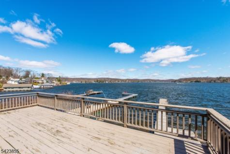 131 Maxim Drive Hopatcong NJ 07843
