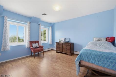 112 Knob Hill Road Washington NJ 07840