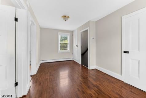 33 West Street Bloomsbury NJ 08804