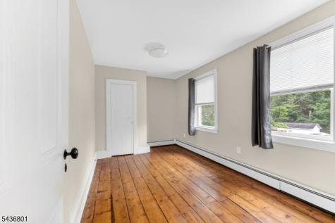 33 West Street Bloomsbury NJ 08804