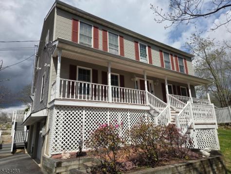 8 Papoose Trail Hopatcong NJ 07821