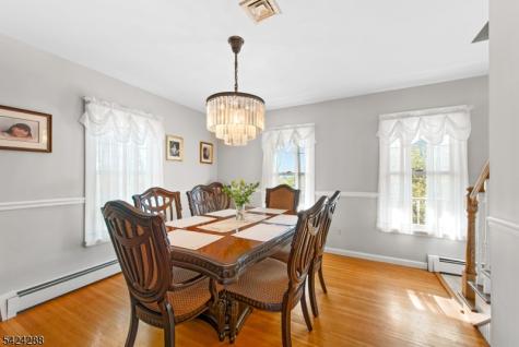 8 Papoose Trail Hopatcong NJ 07821