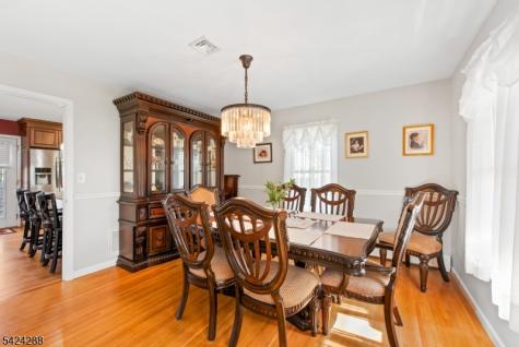 8 Papoose Trail Hopatcong NJ 07821