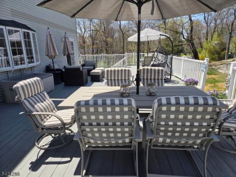 8 Papoose Trail Hopatcong NJ 07821